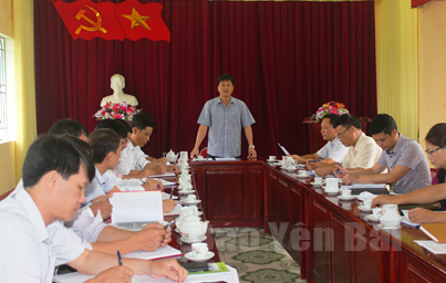 Bí thư Thành ủy Ngô Hạnh Phúc phát biểu chỉ đạo tại buổi làm việc với lãnh đạo xã Giới Phiên về triển khai thực hiện nhiệm vụ XDNTM.
